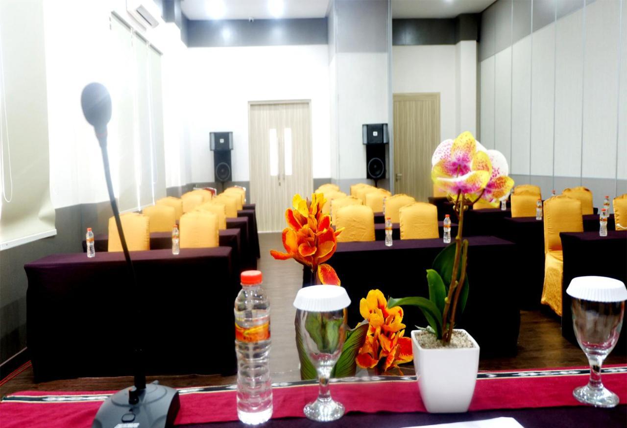 Manise Hotel Ambon Εξωτερικό φωτογραφία