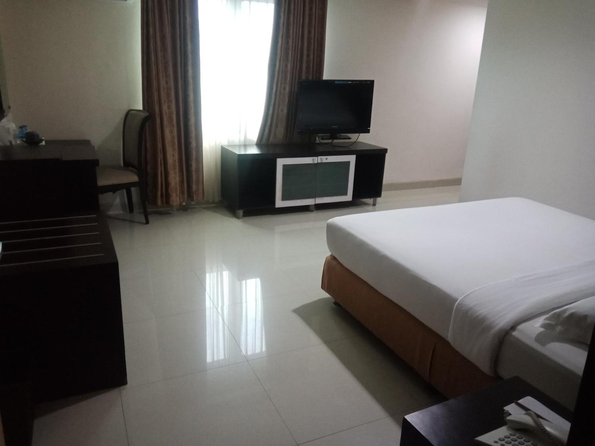 Manise Hotel Ambon Εξωτερικό φωτογραφία