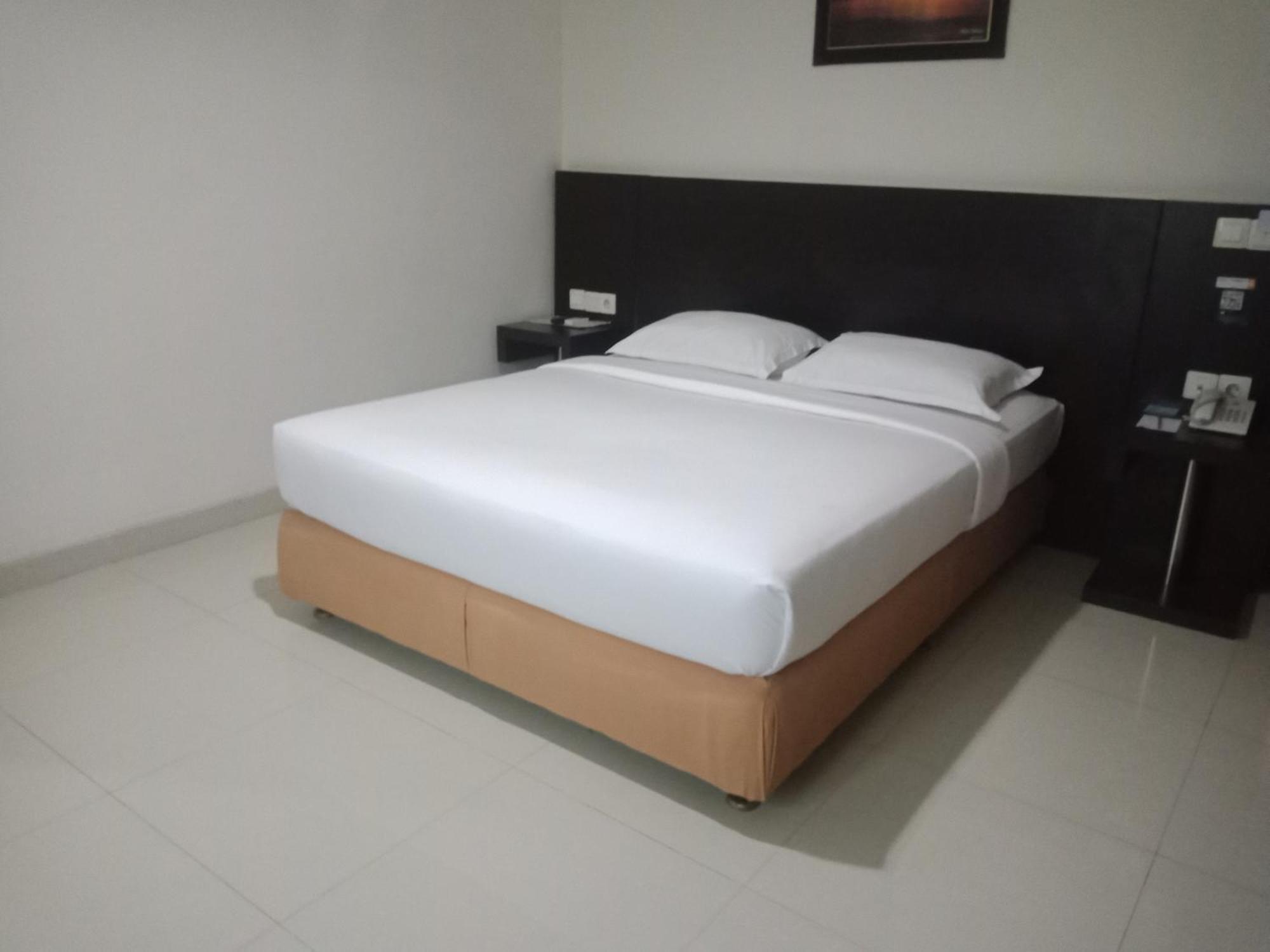 Manise Hotel Ambon Εξωτερικό φωτογραφία