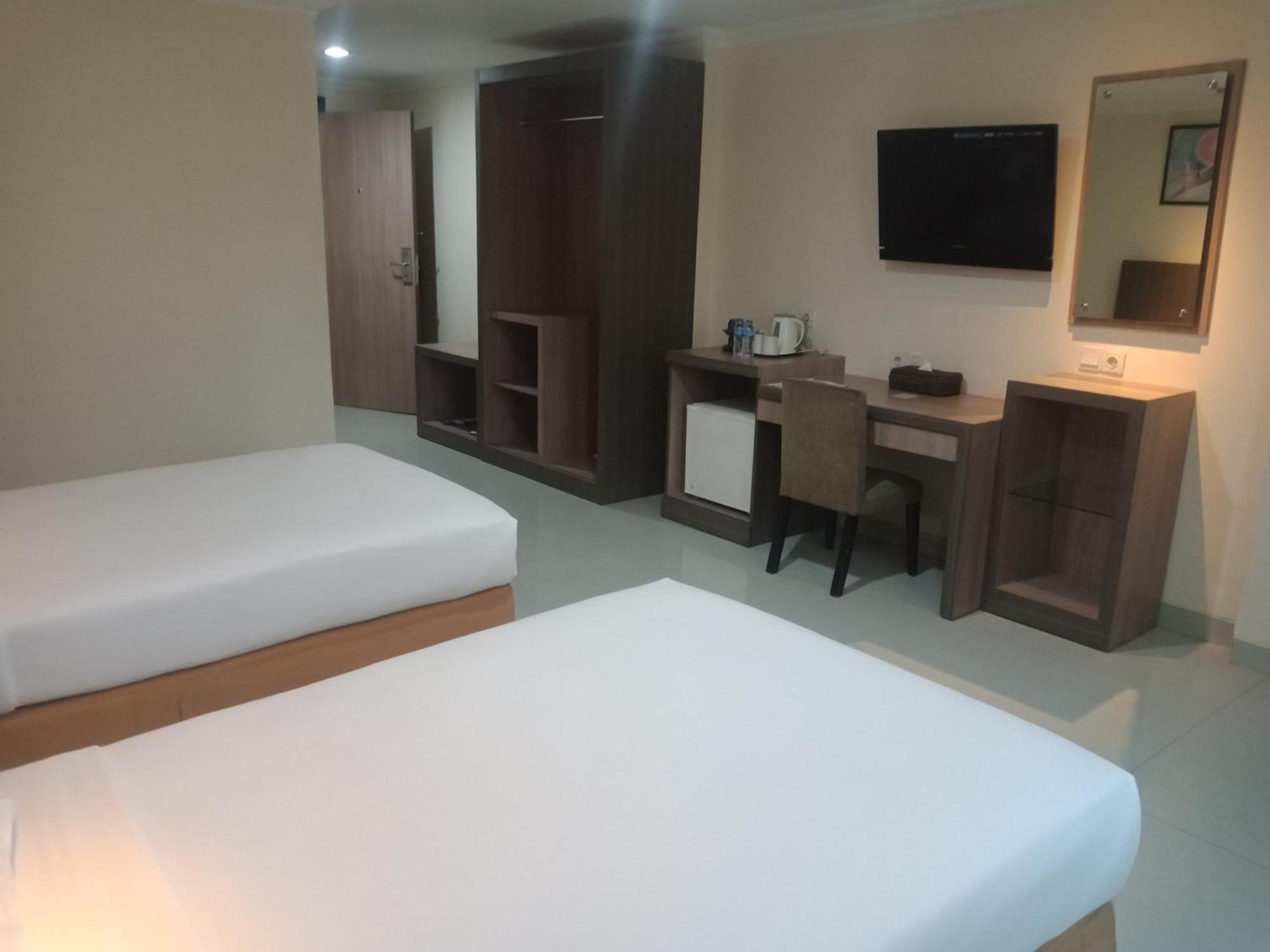 Manise Hotel Ambon Εξωτερικό φωτογραφία
