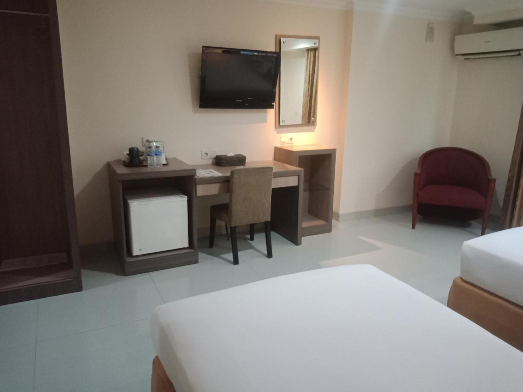 Manise Hotel Ambon Εξωτερικό φωτογραφία
