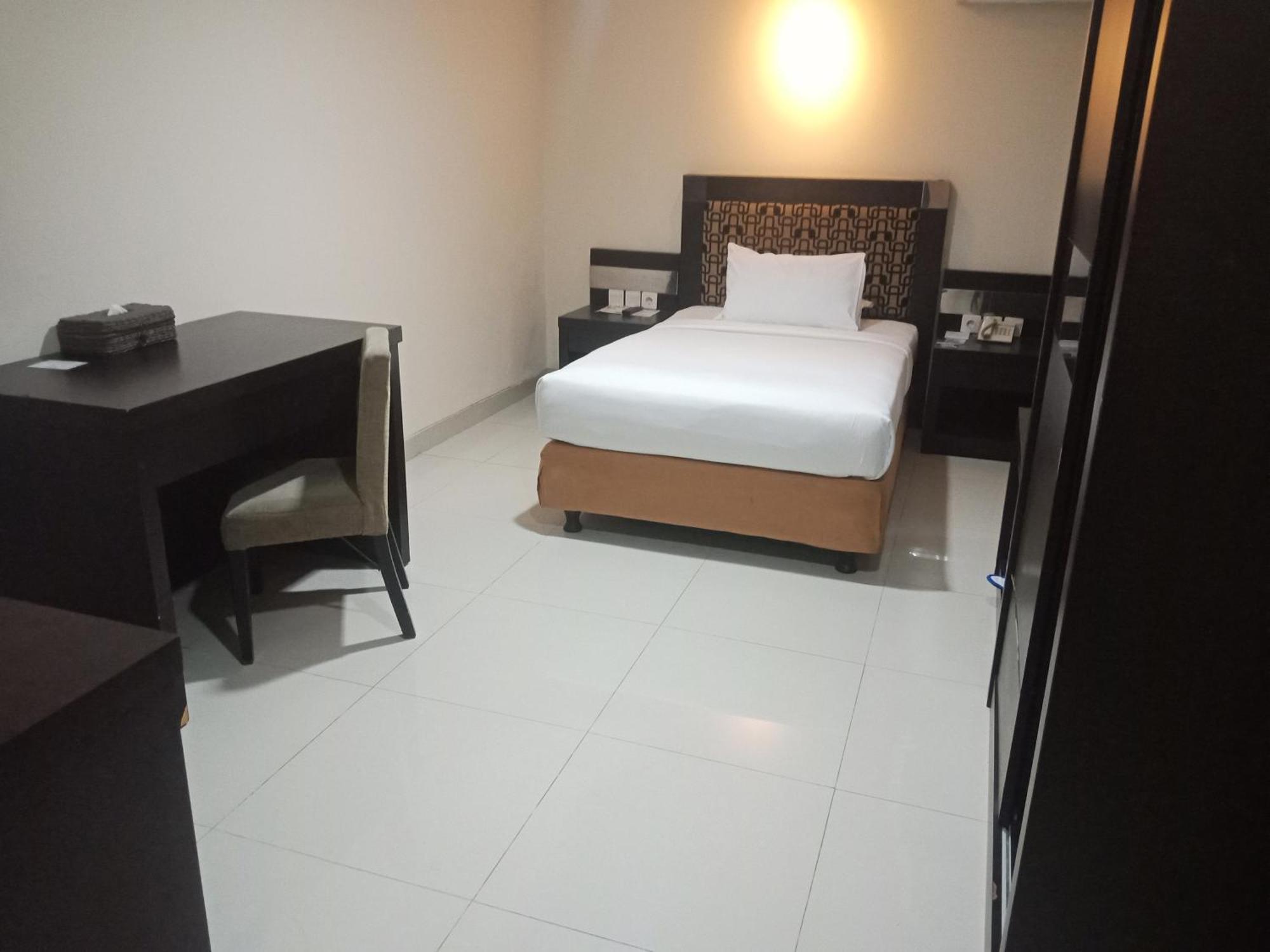 Manise Hotel Ambon Εξωτερικό φωτογραφία