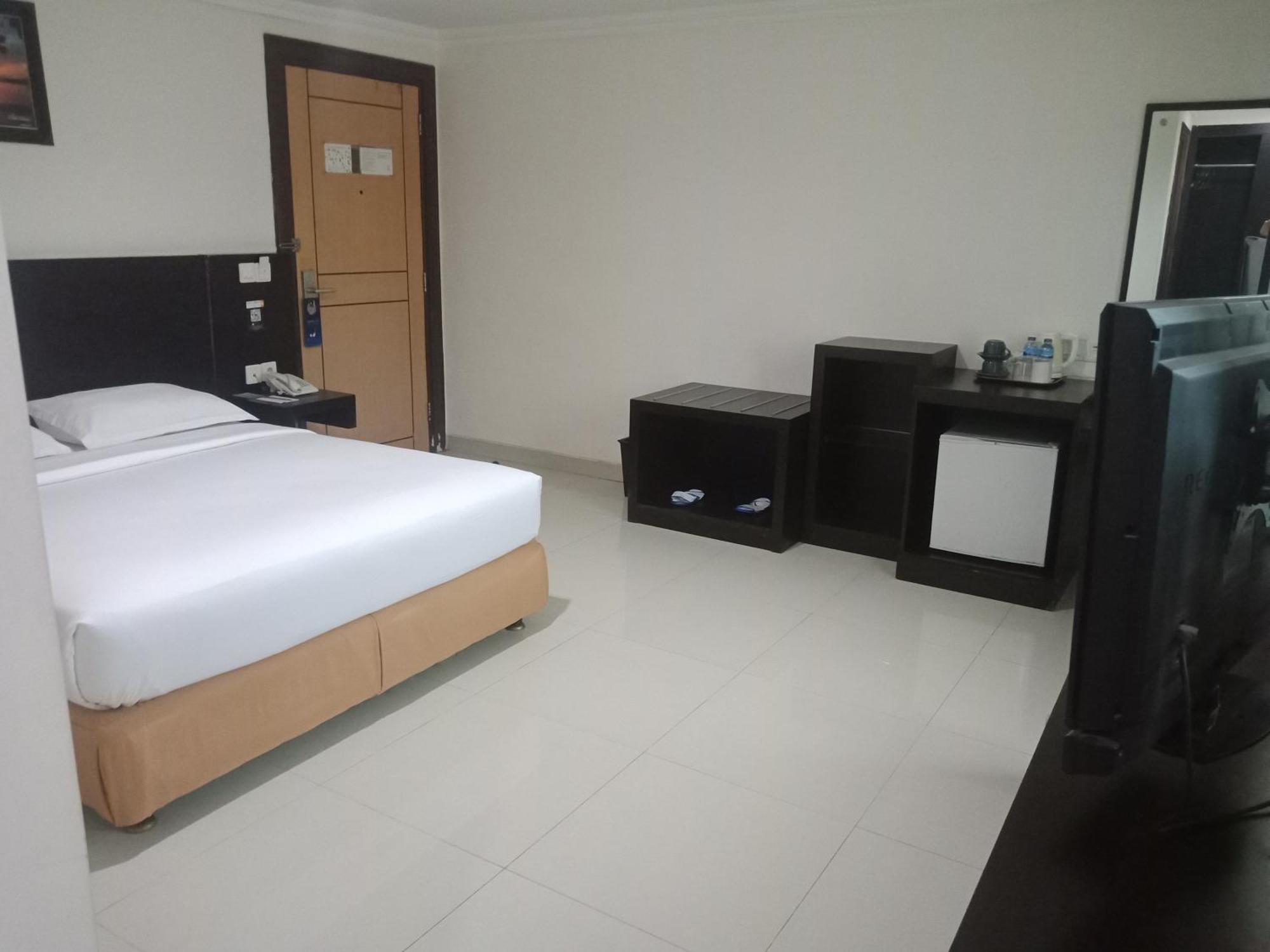 Manise Hotel Ambon Εξωτερικό φωτογραφία