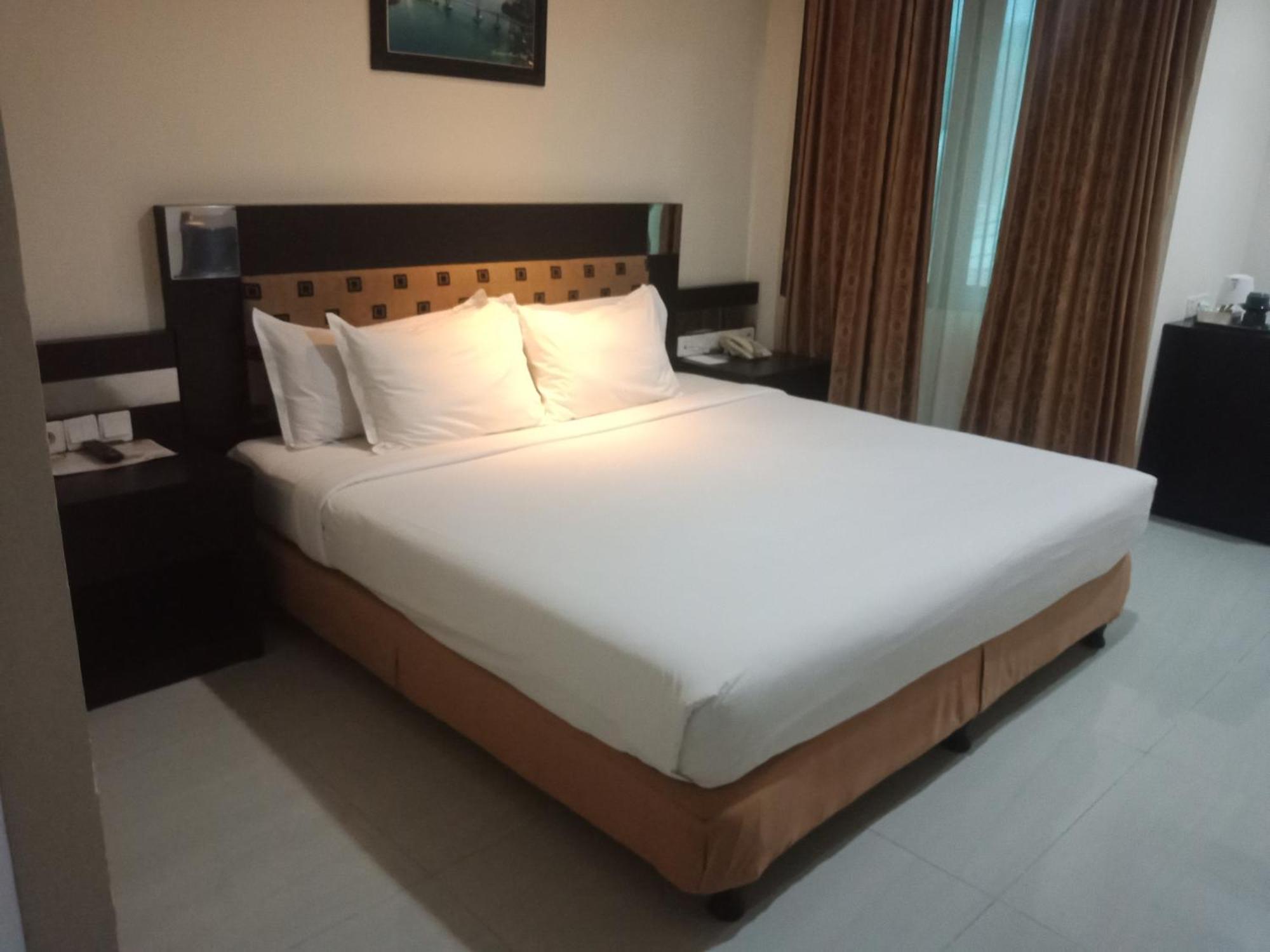 Manise Hotel Ambon Εξωτερικό φωτογραφία