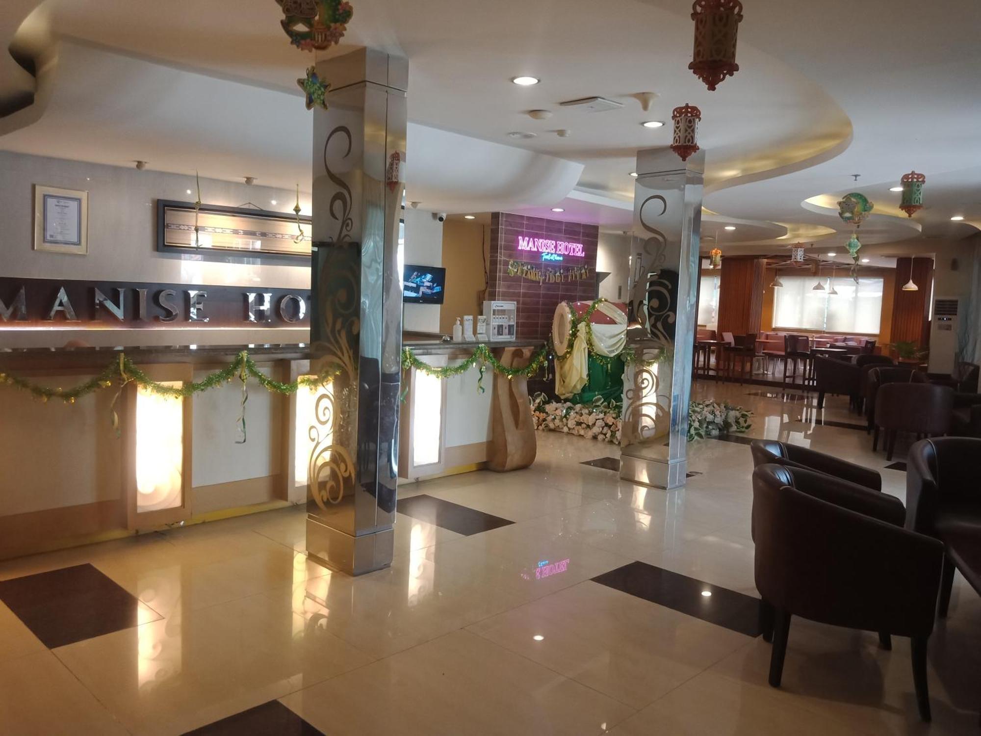 Manise Hotel Ambon Εξωτερικό φωτογραφία