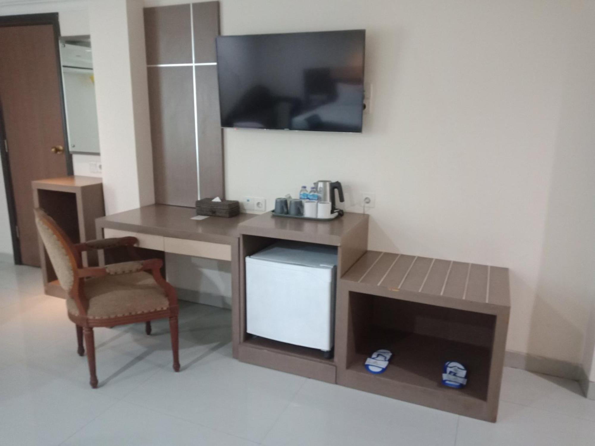 Manise Hotel Ambon Εξωτερικό φωτογραφία