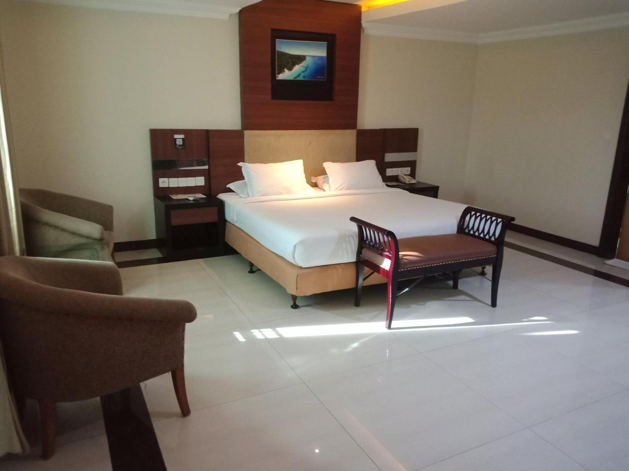 Manise Hotel Ambon Εξωτερικό φωτογραφία