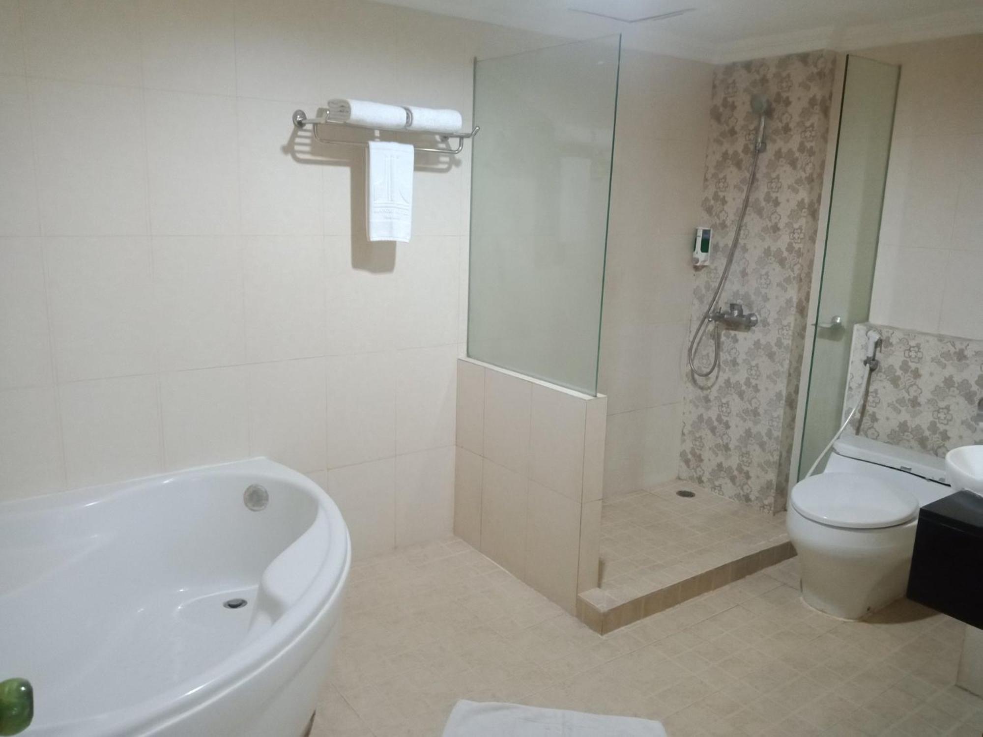 Manise Hotel Ambon Εξωτερικό φωτογραφία