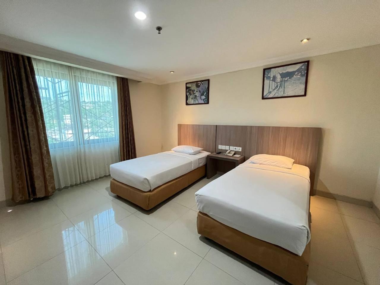 Manise Hotel Ambon Εξωτερικό φωτογραφία