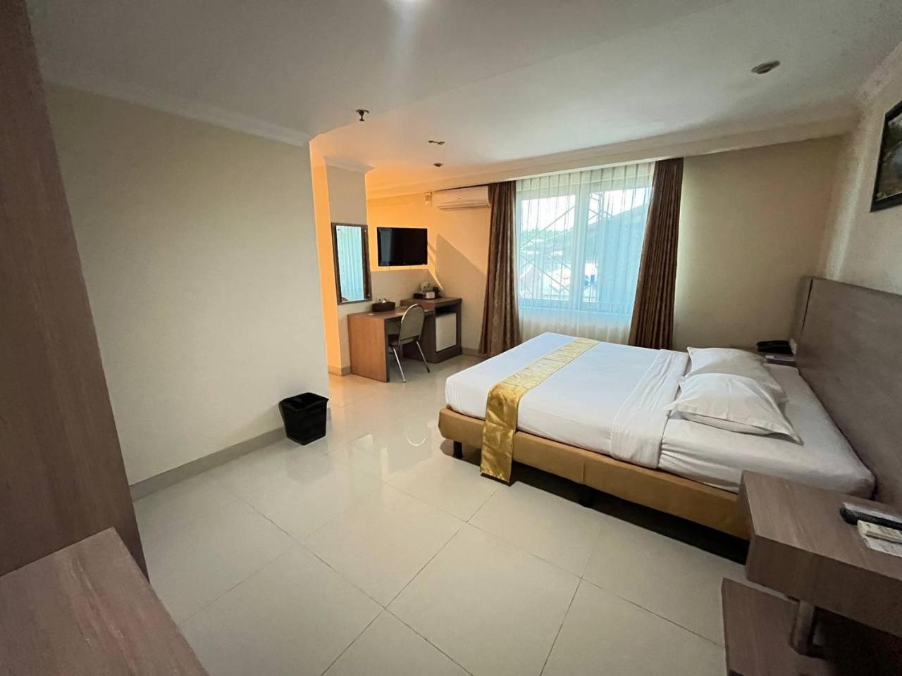 Manise Hotel Ambon Εξωτερικό φωτογραφία
