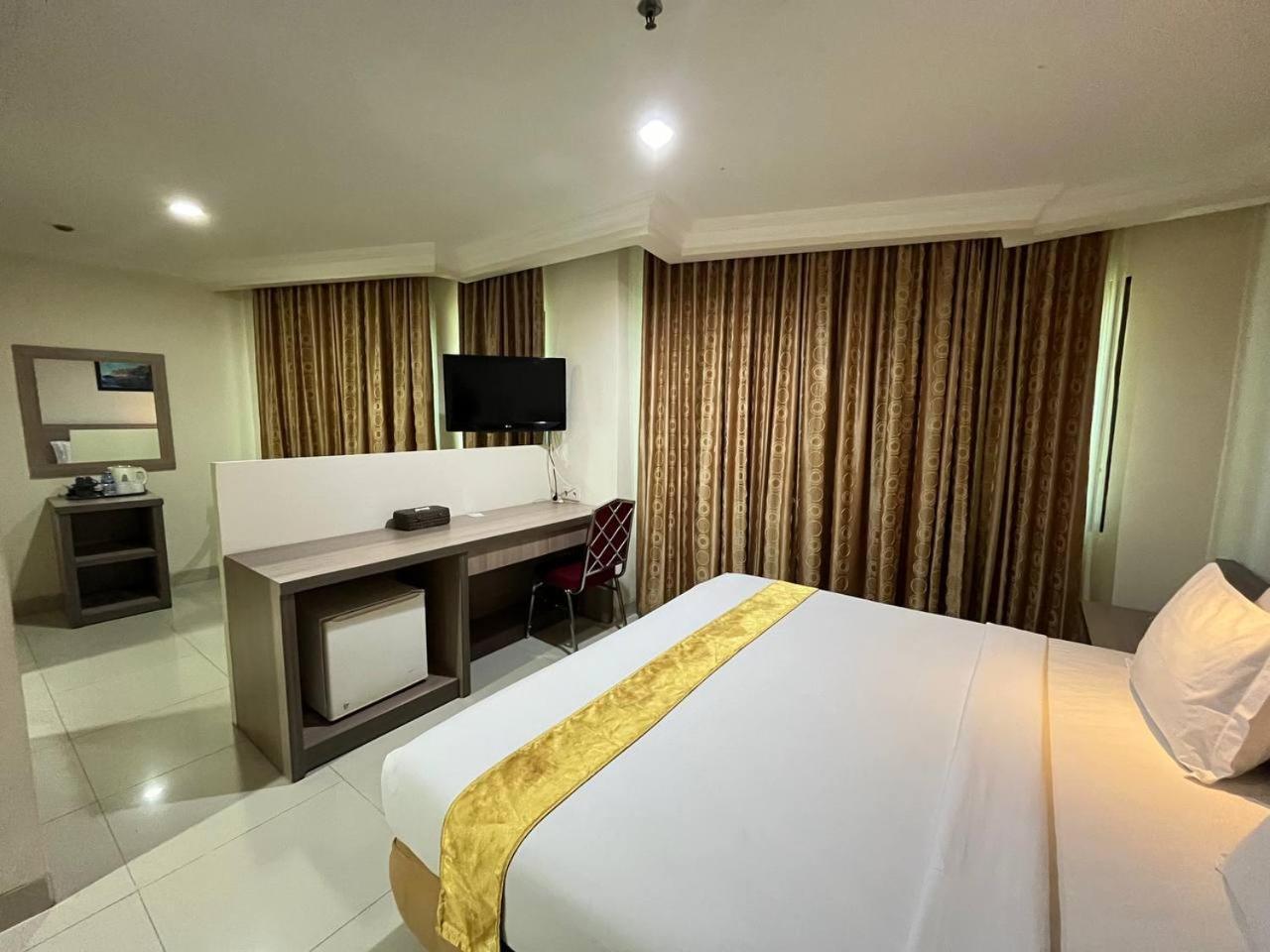 Manise Hotel Ambon Εξωτερικό φωτογραφία