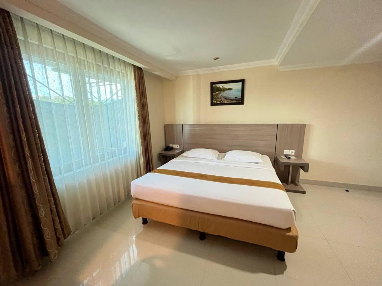 Manise Hotel Ambon Εξωτερικό φωτογραφία