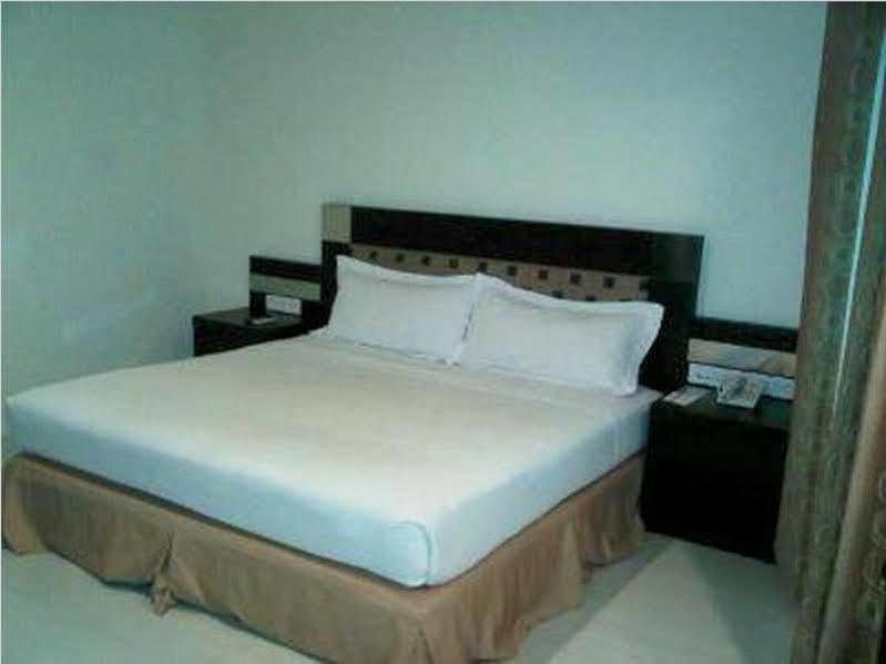 Manise Hotel Ambon Εξωτερικό φωτογραφία